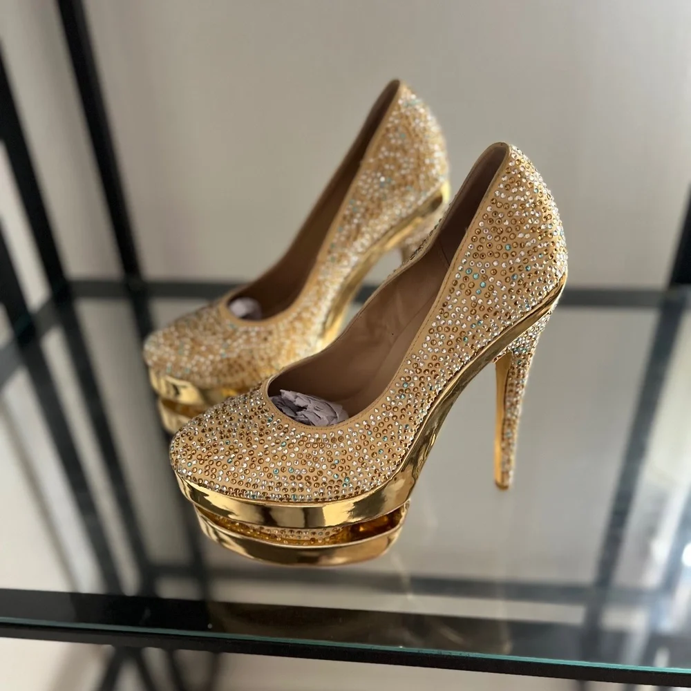 Shoes - Picture 1 of 3